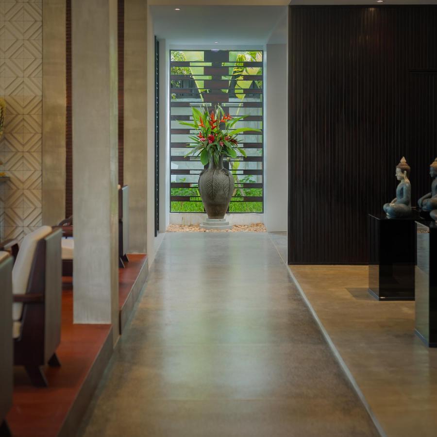 Eightfold Urban Resort Sziemreap Kültér fotó Interior of the hotel