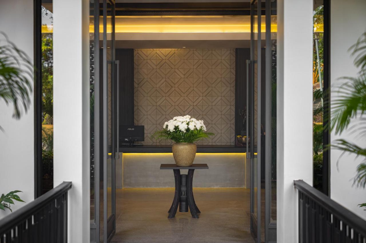 Eightfold Urban Resort Sziemreap Kültér fotó The reception area at the hotel