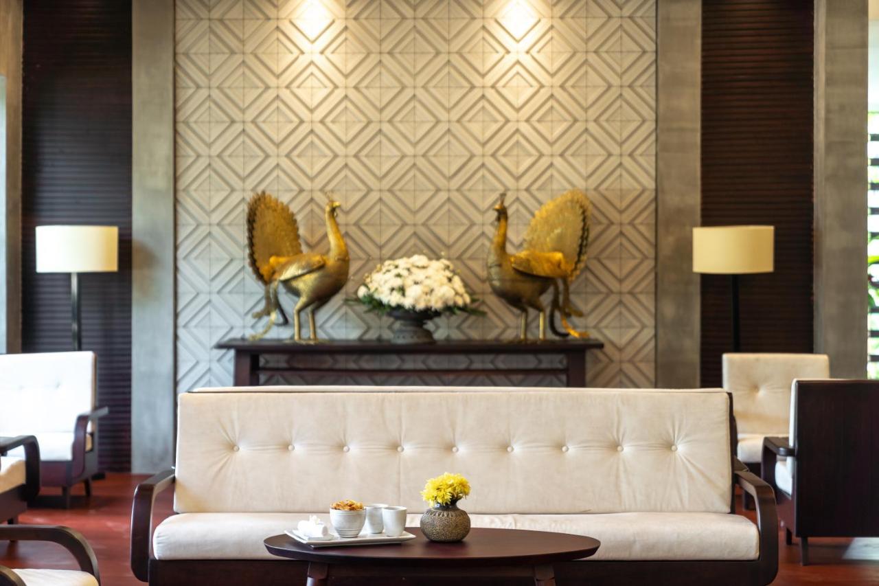 Eightfold Urban Resort Sziemreap Kültér fotó The interior of the hotel